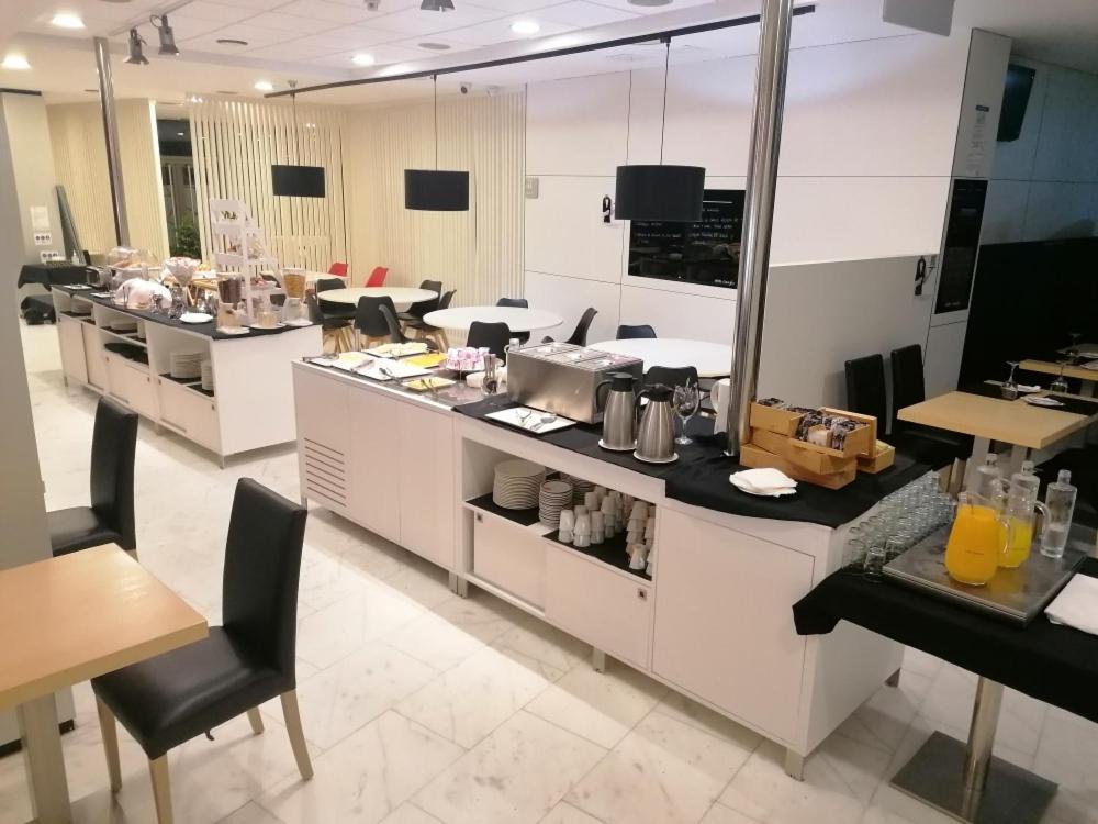 Hotel Spa Odeon Ферол Екстериор снимка